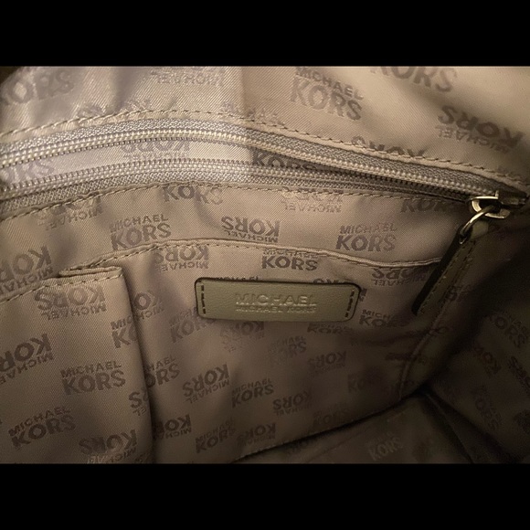 Micheal Kors Bag - Picture 3 of 3